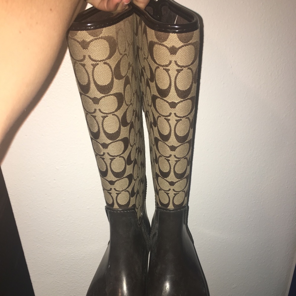 Coach boots